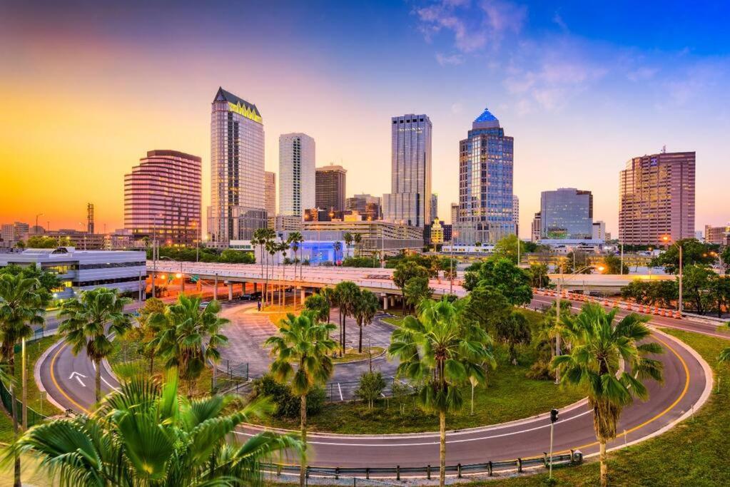 Blue Haven Near Downtown Ybor & Beaches *